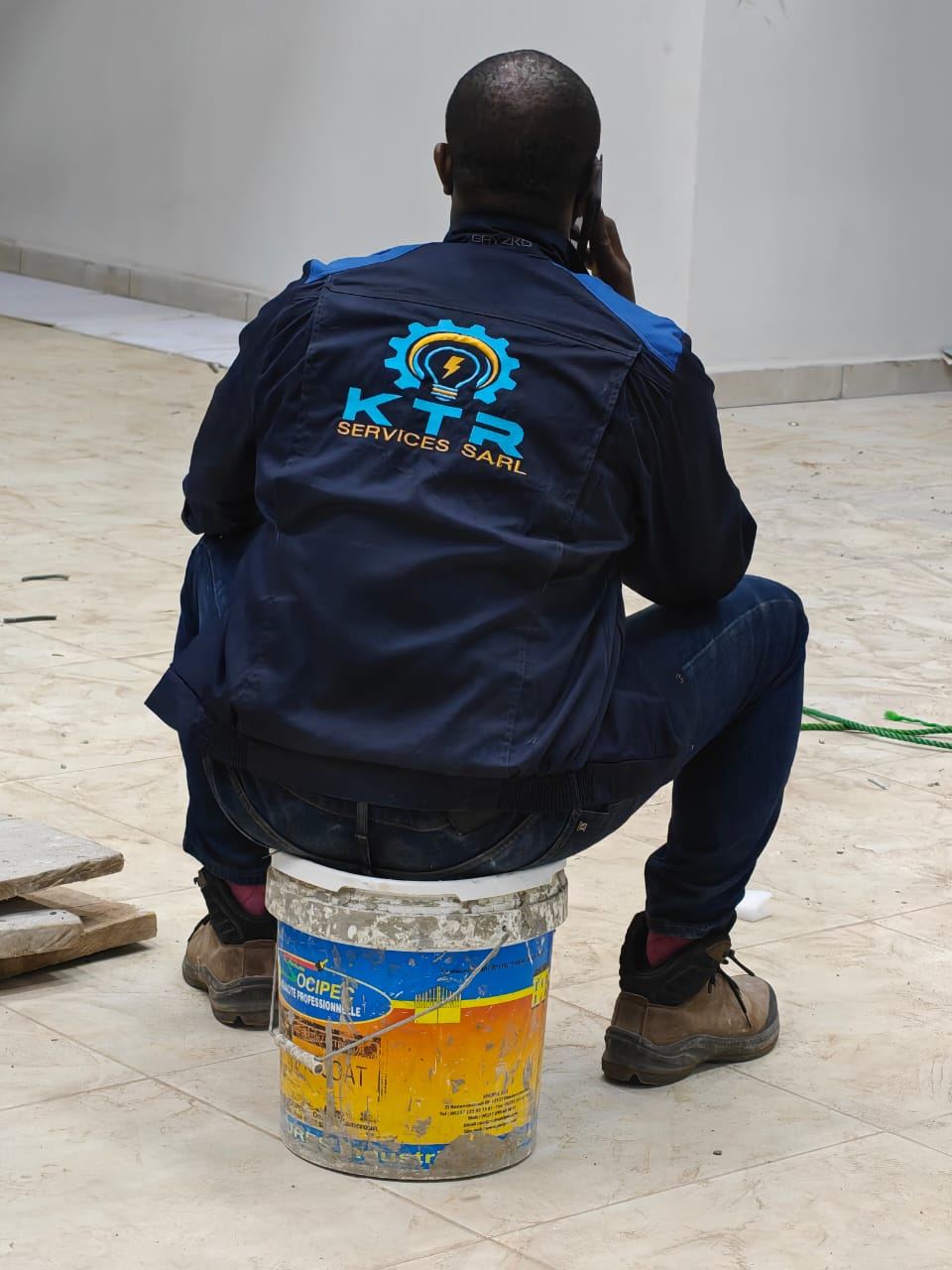 Technicien KTR Services en intervention sur chantier