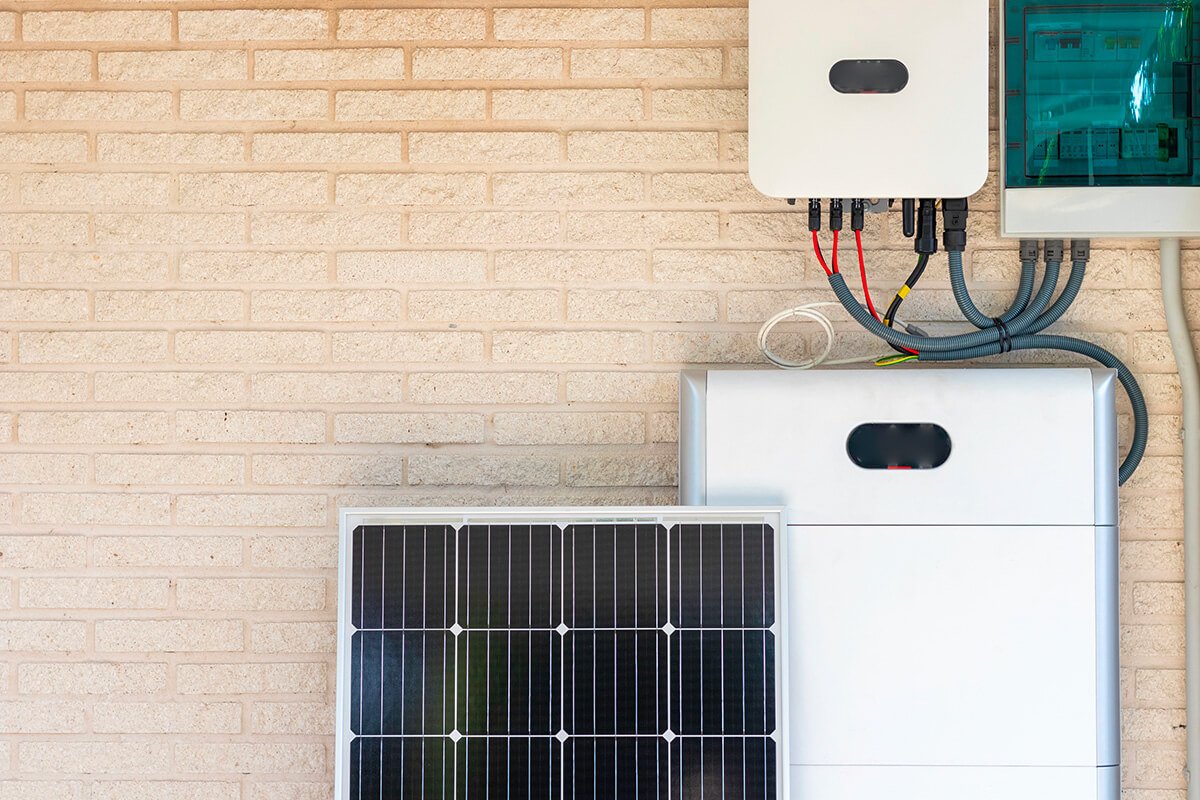 Système solaire panneau + onduleur + batterie KTR Services